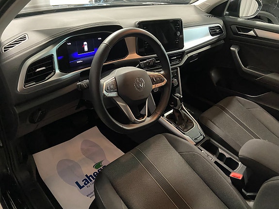 Volkswagen T-Roc 8 of 18