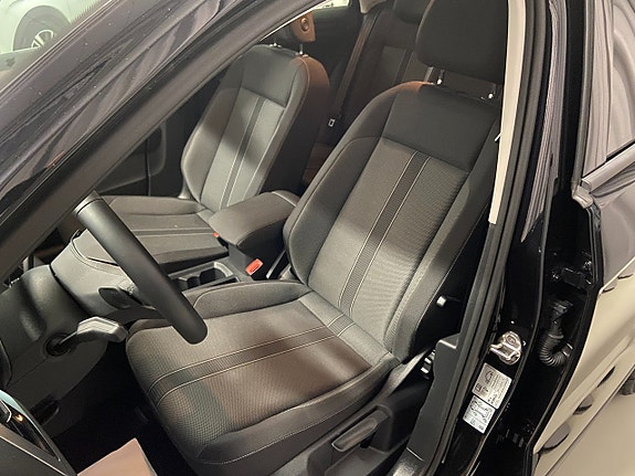 Volkswagen T-Roc 7 of 18