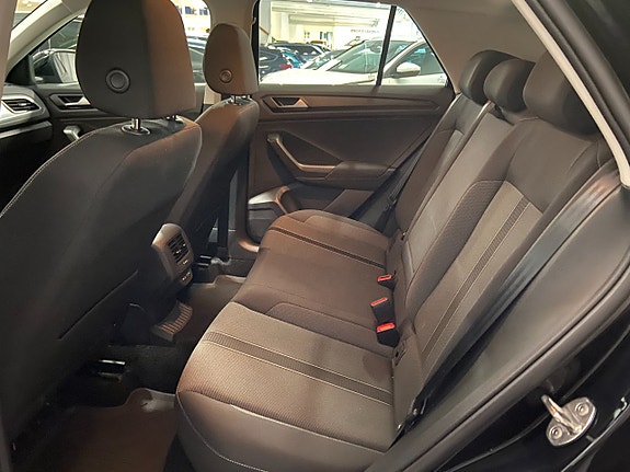 Volkswagen T-Roc 9 of 18