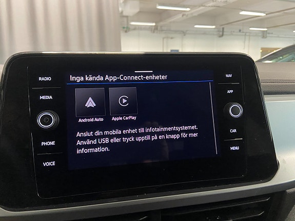 Volkswagen T-Roc 17 of 18
