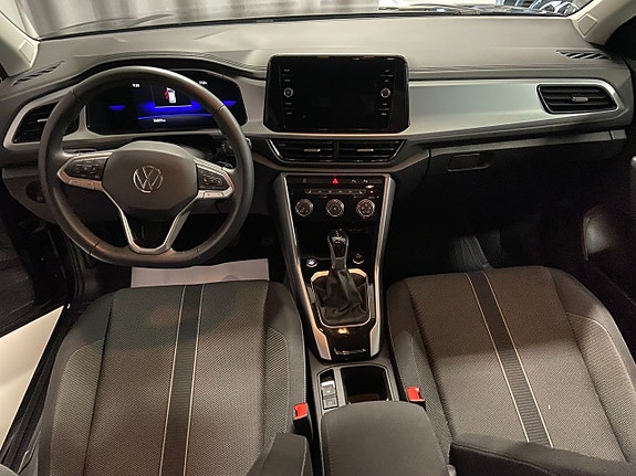 Volkswagen T-Roc 10 of 18
