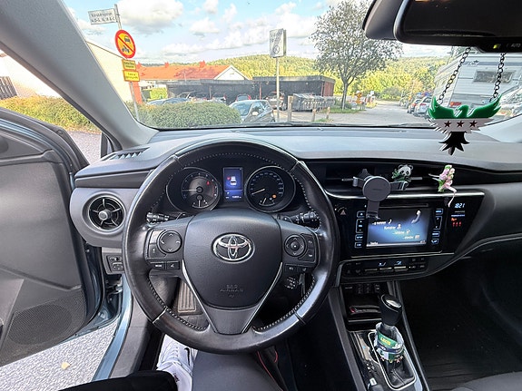 Toyota Auris 8 of 8