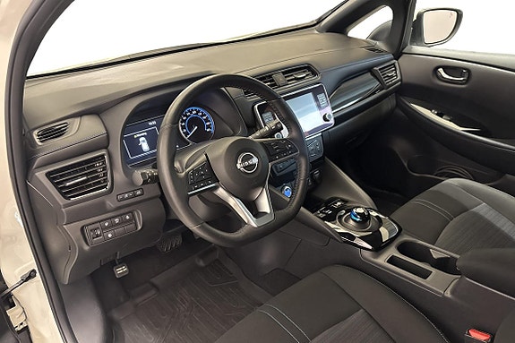 Nissan Leaf 7 of 18