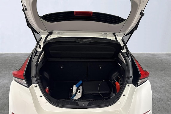 Nissan Leaf 17 of 18