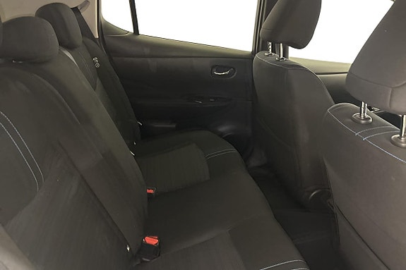 Nissan Leaf 11 of 18