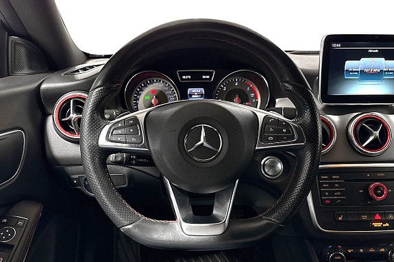 Mercedes-Benz CLA220 d 9 of 11