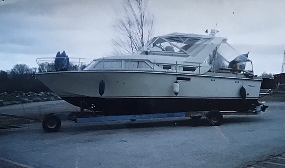Coronet 32 Oceanfarer motoryacht 3 of 4