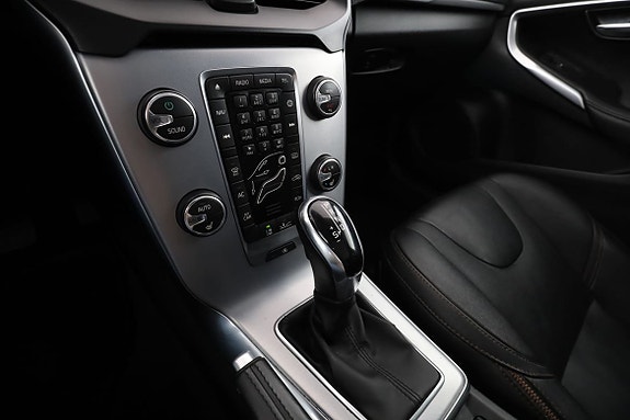 Volvo V40 Cross Country 24 of 30