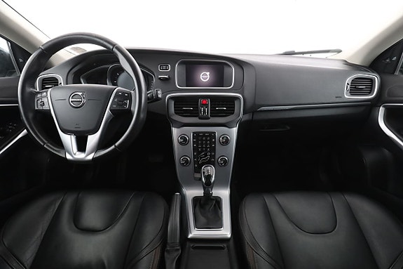 Volvo V40 Cross Country 13 of 30