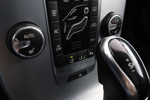 Volvo V40 Cross Country 26 of 30