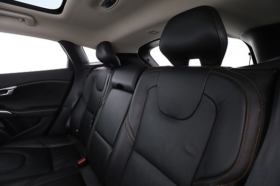 Volvo V40 Cross Country 15 of 30