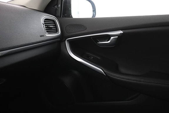 Volvo V40 Cross Country 29 of 30