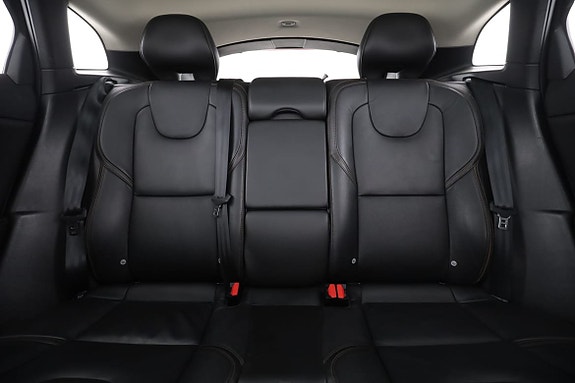 Volvo V40 Cross Country 16 of 30