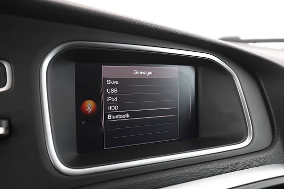 Volvo V40 Cross Country 21 of 30