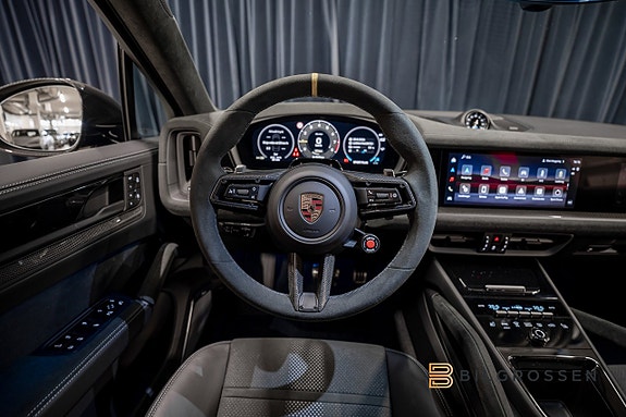 Porsche Cayenne Turbo 22 of 26