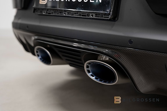 Porsche Cayenne Turbo 12 of 26