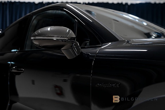 Porsche Cayenne Turbo 14 of 26