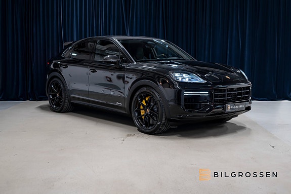 Porsche Cayenne Turbo 7 of 26