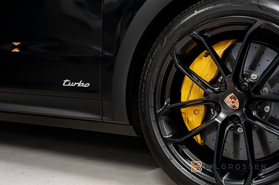 Porsche Cayenne Turbo 13 of 26