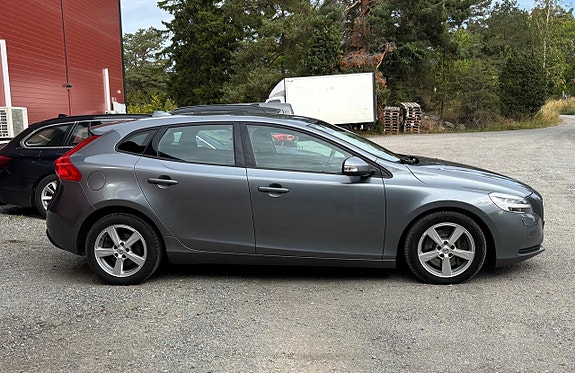 Volvo V40 6 of 20