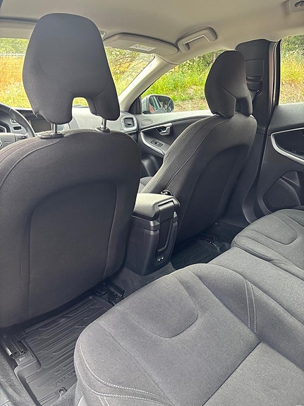 Volvo V40 12 of 20