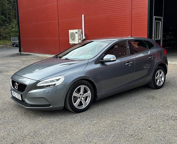 Volvo V40 3 of 20