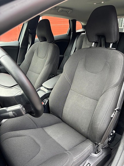 Volvo V40 11 of 20