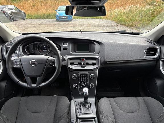 Volvo V40 8 of 20
