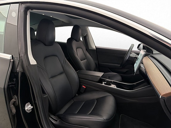 Tesla Model 3 27 of 30