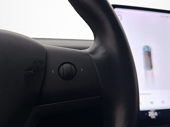 Tesla Model 3 17 of 30