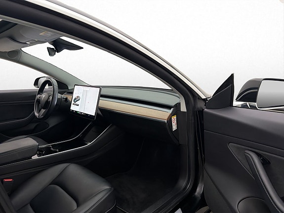 Tesla Model 3 28 of 30