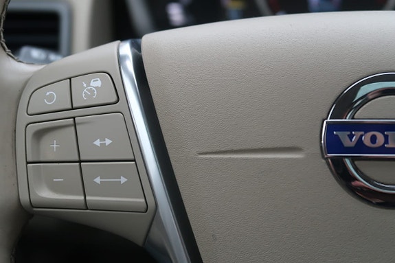 Volvo XC70 9 of 22