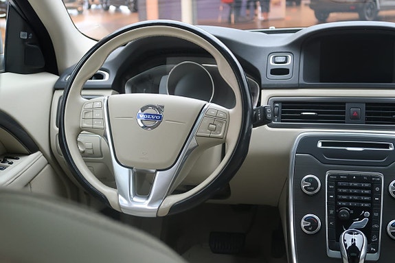 Volvo XC70 7 of 22