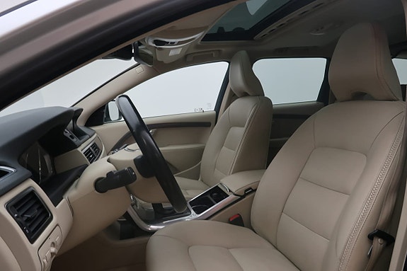 Volvo XC70 4 of 22