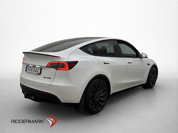 Tesla Model Y 8 of 30