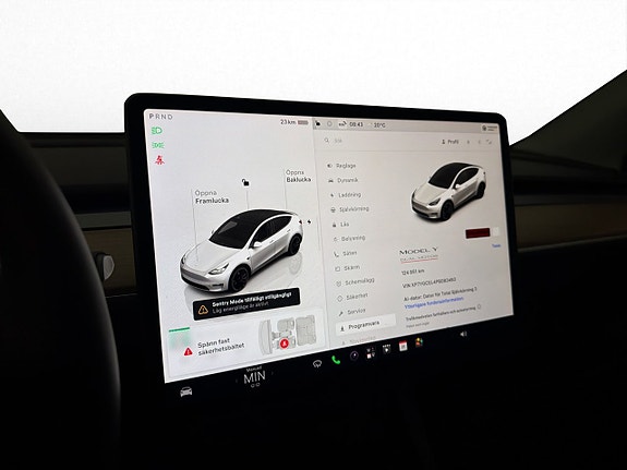 Tesla Model Y 25 of 30