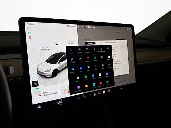 Tesla Model Y 21 of 30