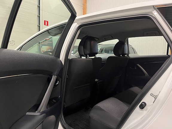 Toyota Avensis 14 of 20