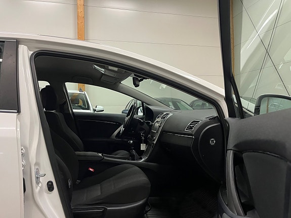 Toyota Avensis 9 of 20