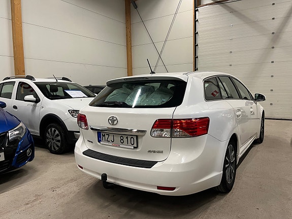 Toyota Avensis 4 of 20