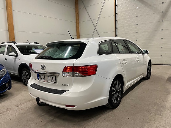 Toyota Avensis 3 of 20