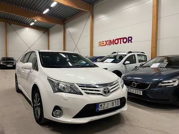 Toyota Avensis 2 of 20