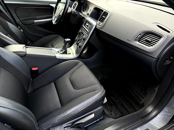 Volvo V60 12 of 14