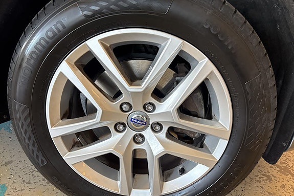 Volvo XC60 12 of 27