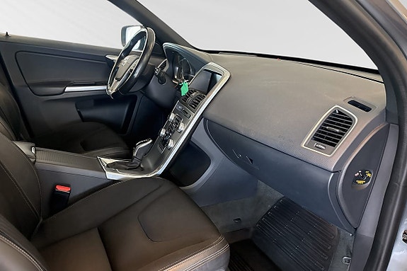 Volvo XC60 10 of 27