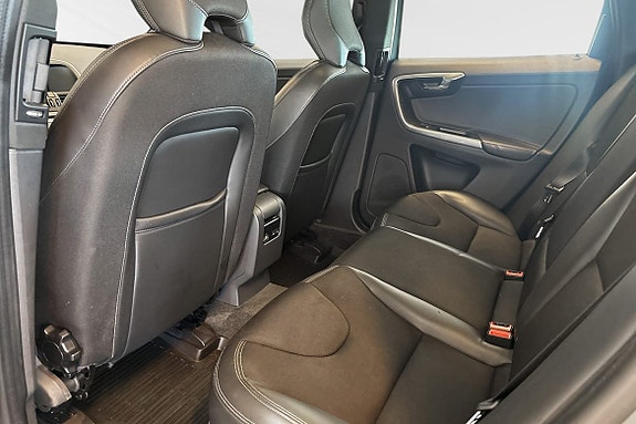 Volvo XC60 8 of 27