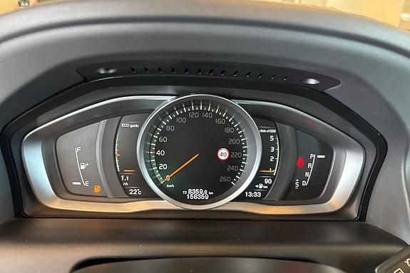 Volvo XC60 18 of 27