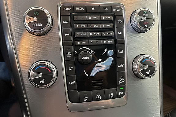 Volvo XC60 17 of 27