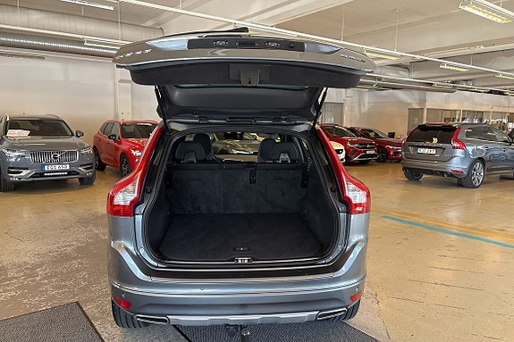 Volvo XC60 15 of 27
