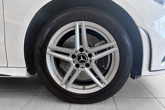 Mercedes-Benz CLA250 e 27 of 28